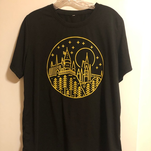 Tops - 🆕 Hogwarts Castle T-Shirt